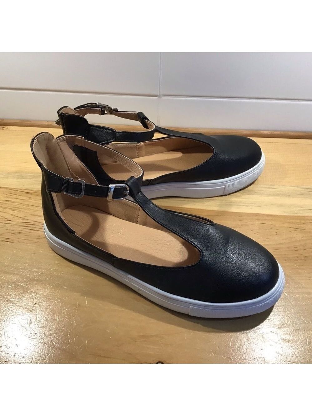 PRETTY vegan black leather shoes - Picture 4 of 9
